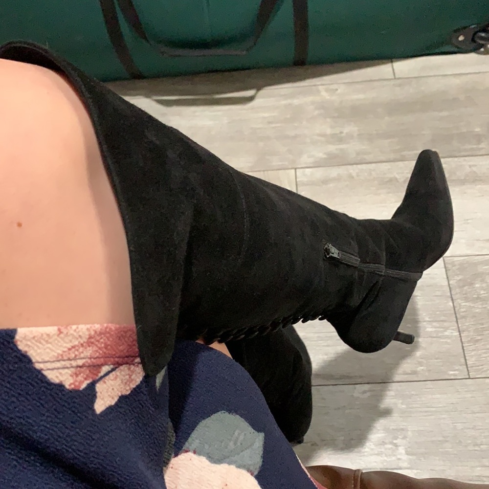 Classy Stuart Weitzman Boots - Picture 11 of 12